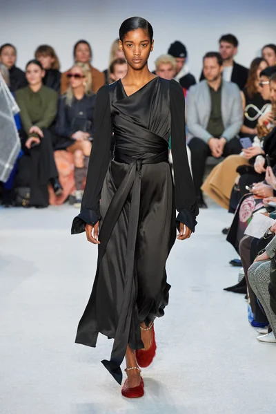 Look 32